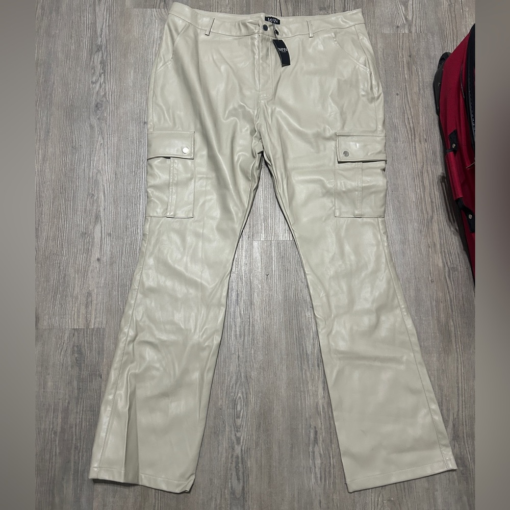 Boohoo Men's Cream Cargo Pants